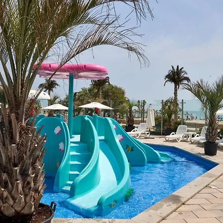 Nordis 21 Deluxe Room Mamaia Nord Hotel de apartamente 3*