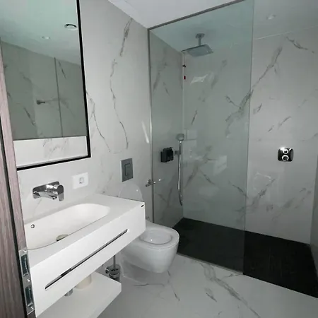 Nordis 21 Deluxe Mamaia Nord Aparthotel 3*